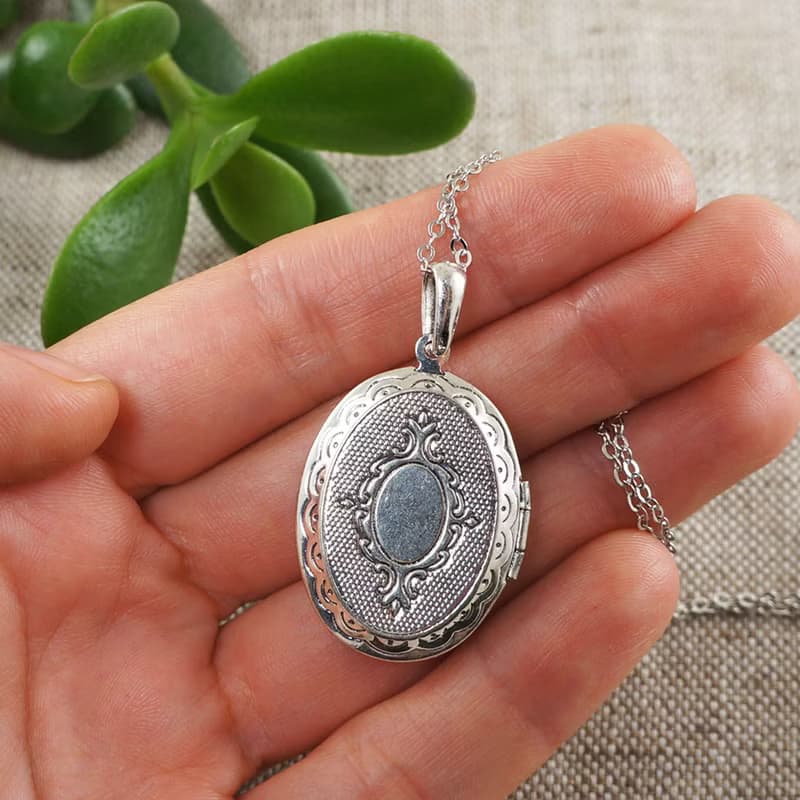 Purple White Cat Kitten Cameo Silver Oval Photo Locket Pendant Necklace Jewelry