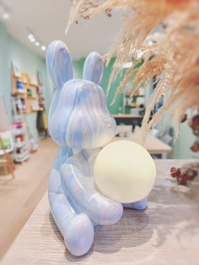 【體驗】孵畫室 l 流體月球兔小夜燈存錢筒 l 流體畫 l 體驗課程