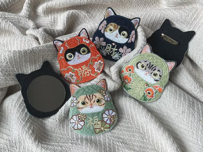 橘貓 刺繡 隨身鏡/燙貼/別針 | 達摩 招財貓 電繡 布貼
