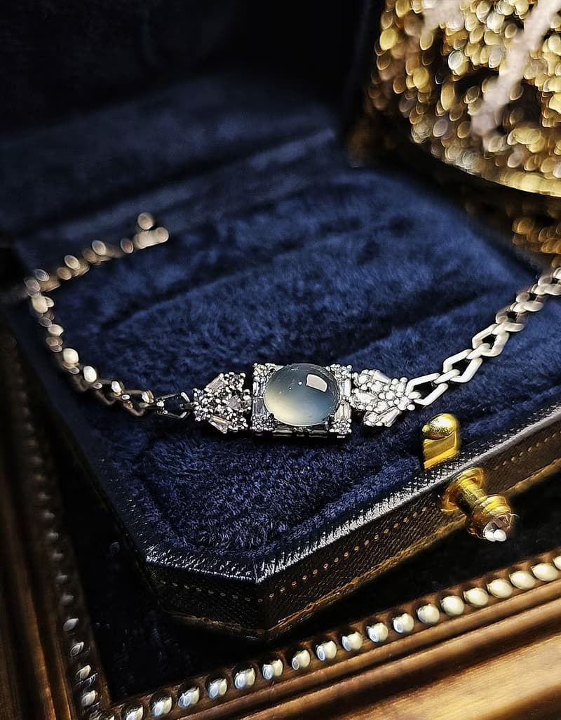 財水|高冰天空藍剛大蛋面|緬甸A貨翡翠純銀豪鑲手鏈