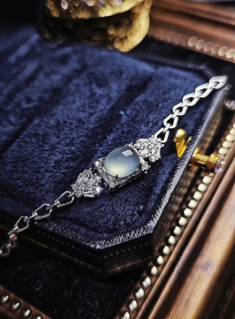 財水|高冰天空藍剛大蛋面|緬甸A貨翡翠純銀豪鑲手鏈