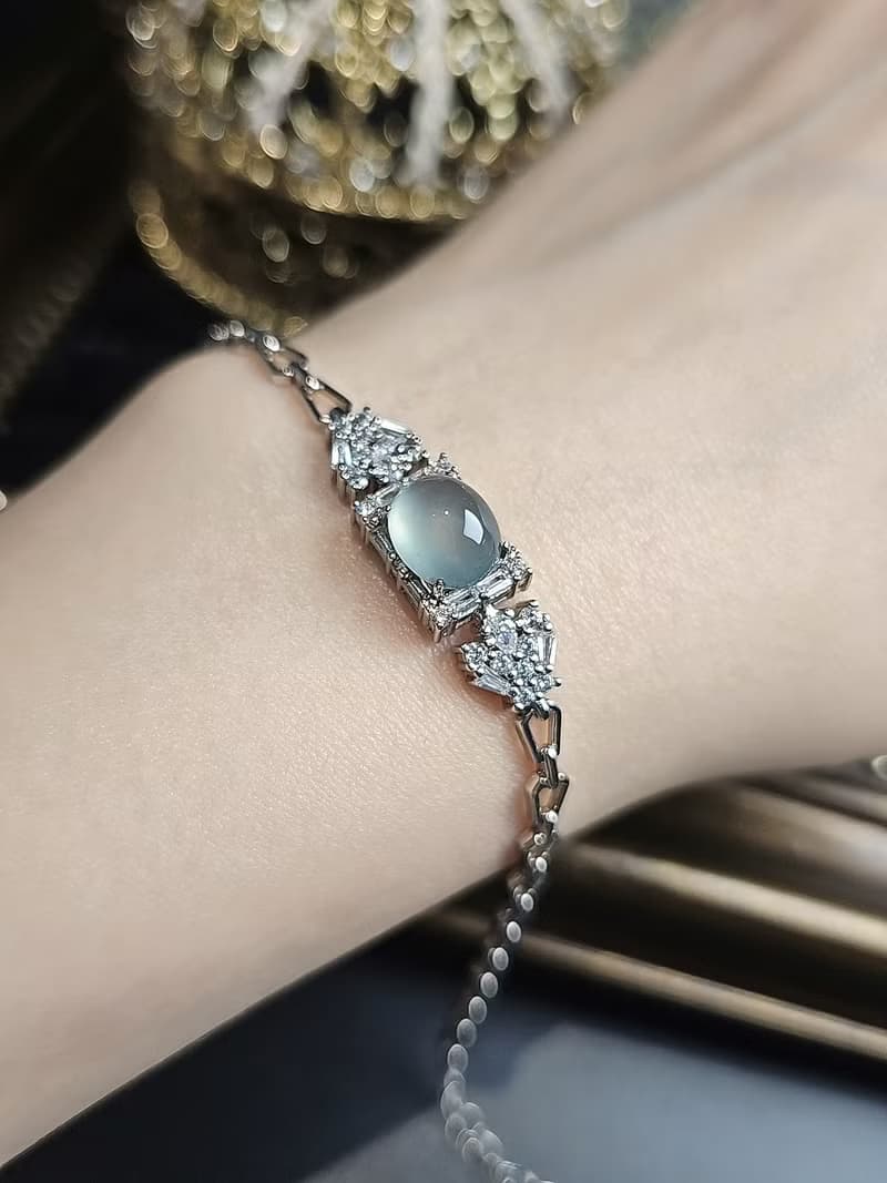 財水|高冰天空藍剛大蛋面|緬甸A貨翡翠純銀豪鑲手鏈