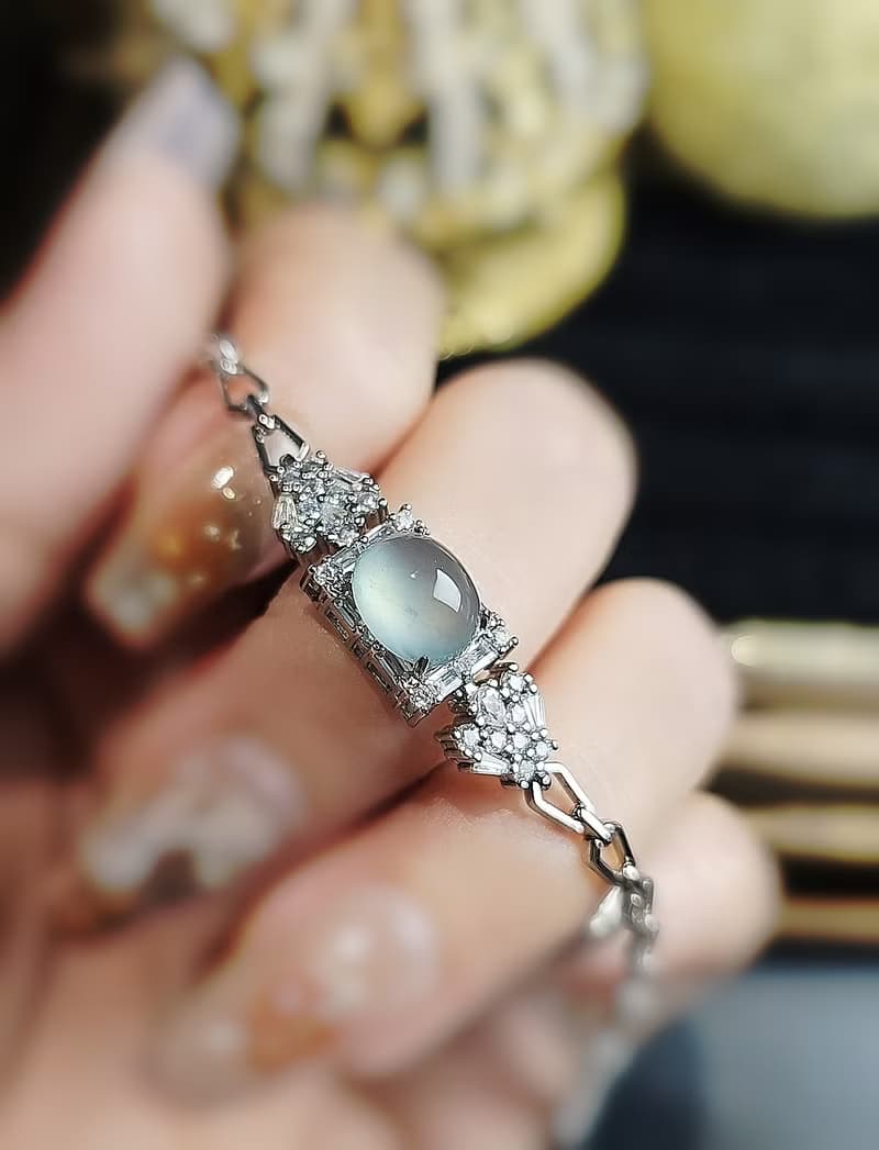 財水|高冰天空藍剛大蛋面|緬甸A貨翡翠純銀豪鑲手鏈