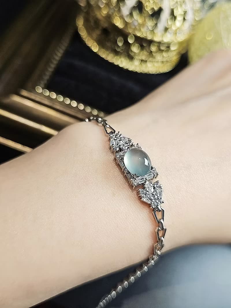 財水|高冰天空藍剛大蛋面|緬甸A貨翡翠純銀豪鑲手鏈