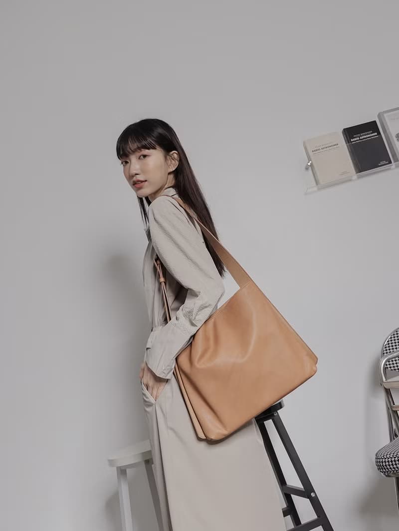 supportingrole 2分層真皮中性簡約的簡約肩側背包 咖啡