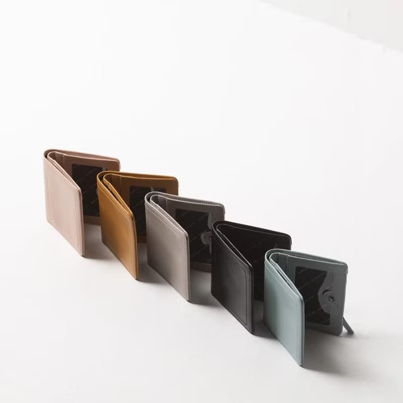 IN ANOTHER LIFE 極簡短夾_藍、灰、駝、黑、粉