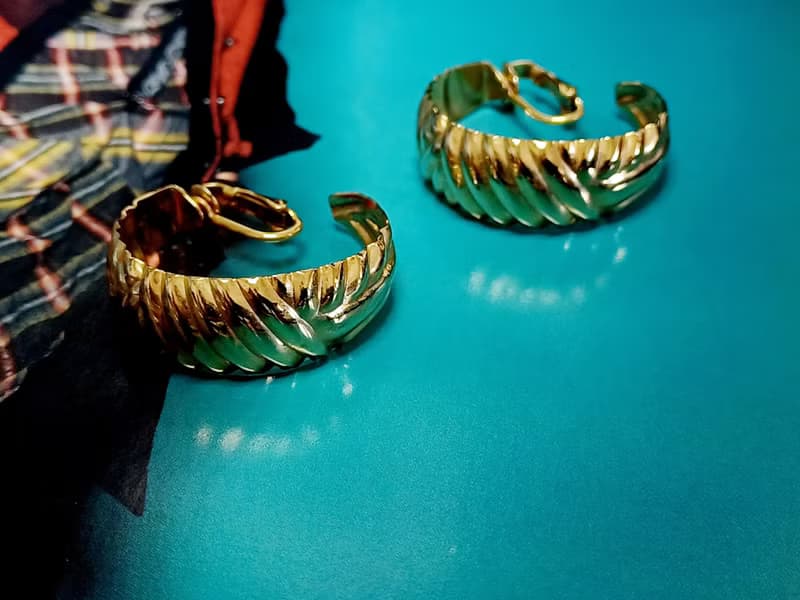vintage jewelry  古董夾式耳環 金色裙擺