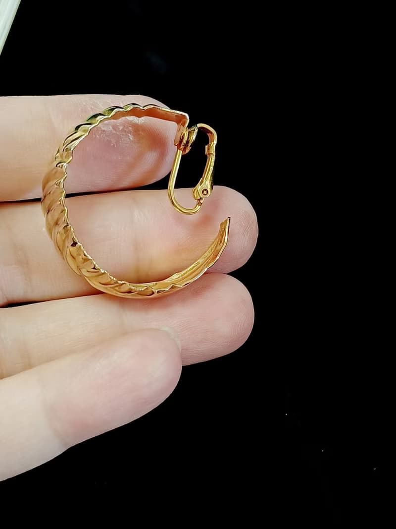 vintage jewelry  古董夾式耳環 金色裙擺