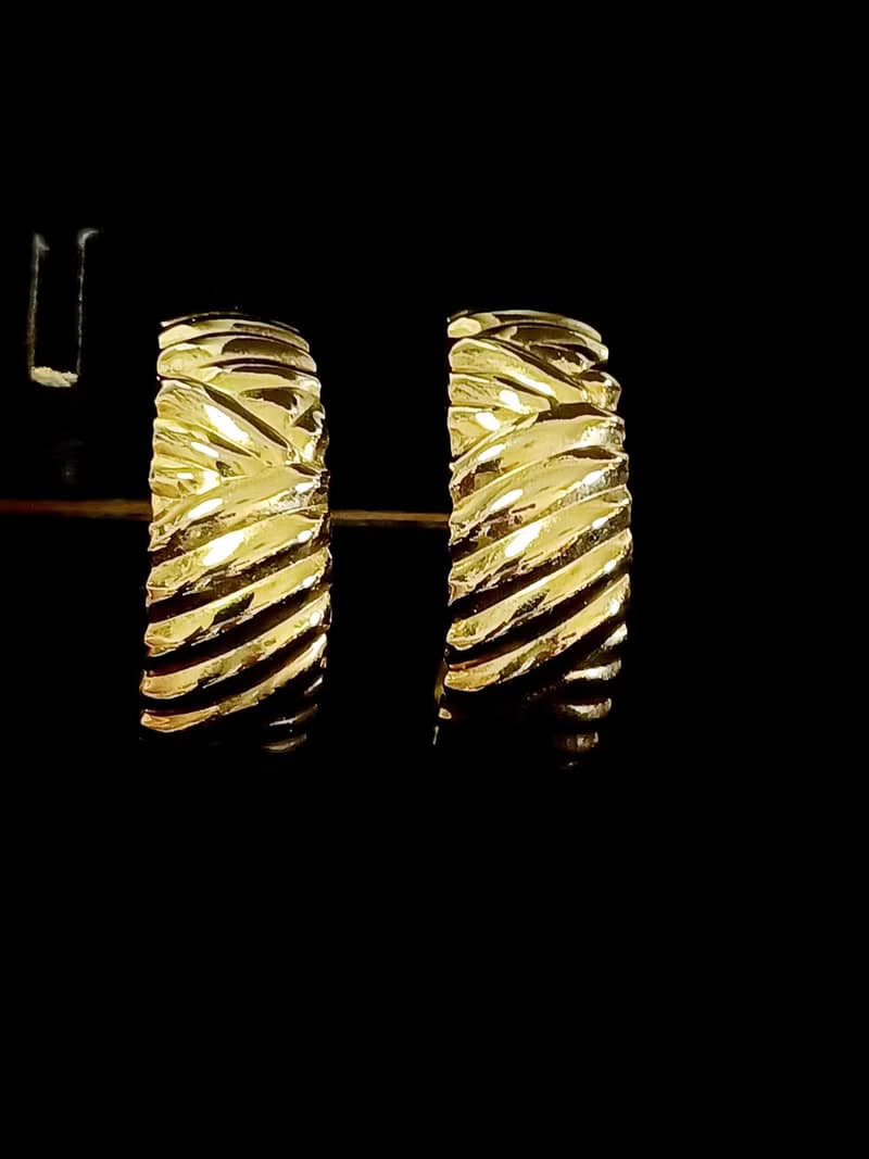 vintage jewelry  古董夾式耳環 金色裙擺
