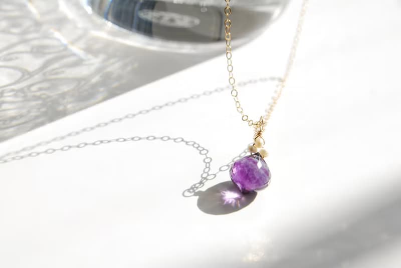 値下げしました　オニオンカットのフローライトの小さなネックレス１４kgf