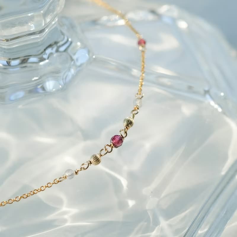 午茶時光 小方糖手鍊 紅石榴方塊 | 拉長石 14K包金 天然水晶