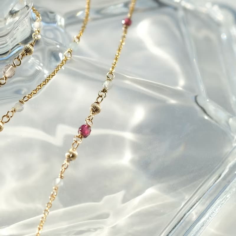 午茶時光 小方糖手鍊 紅石榴方塊 | 拉長石 14K包金 天然水晶