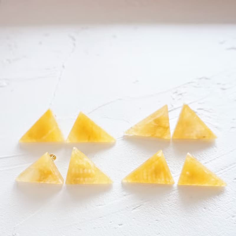 14kgf*Yellow Aventurine Triangle pierced earring / earring