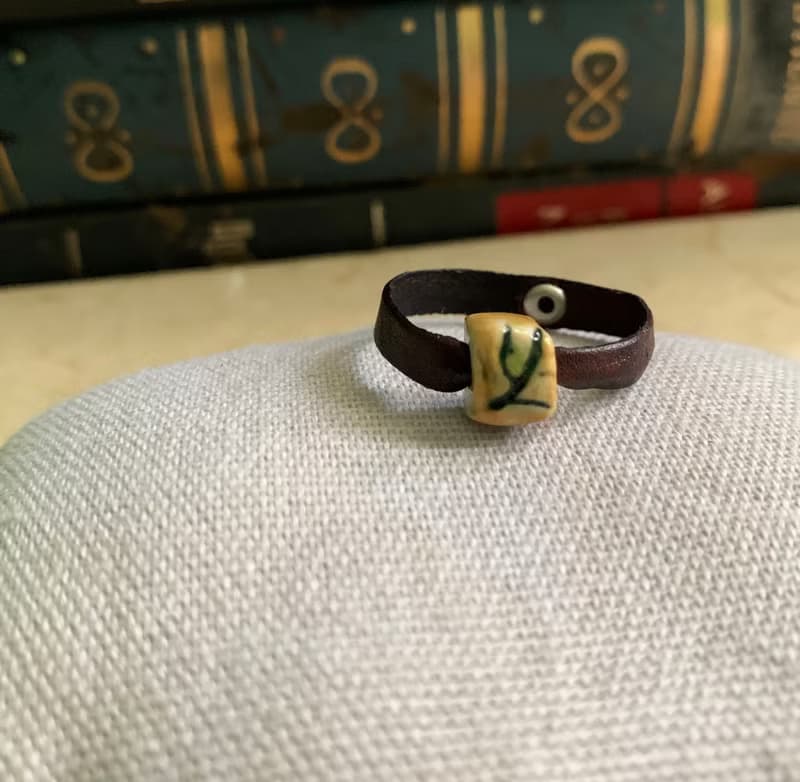 戒指 日本白瓷 自然釉色 無限看不膩色調 真皮革