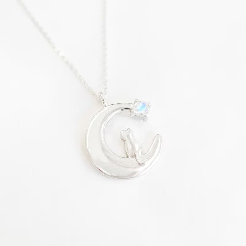 / 月隅 / 弦月上的貓咪頂級藍光月光石925純銀項鍊(銀/金/玫瑰金)
