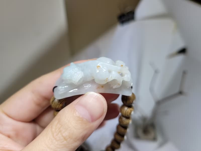 【親翠】天然翡翠 豹型灑金如意尾絕美貔貅手牌