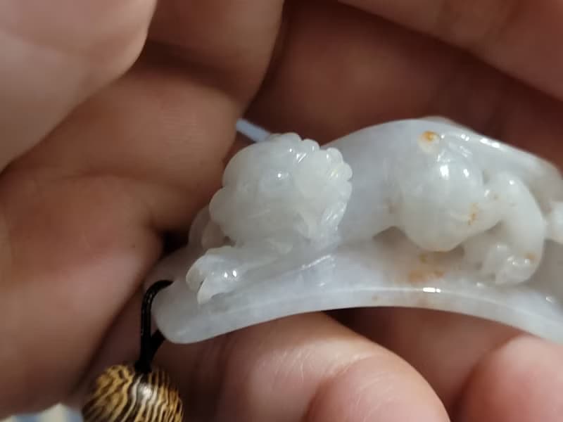 【親翠】天然翡翠 豹型灑金如意尾絕美貔貅手牌