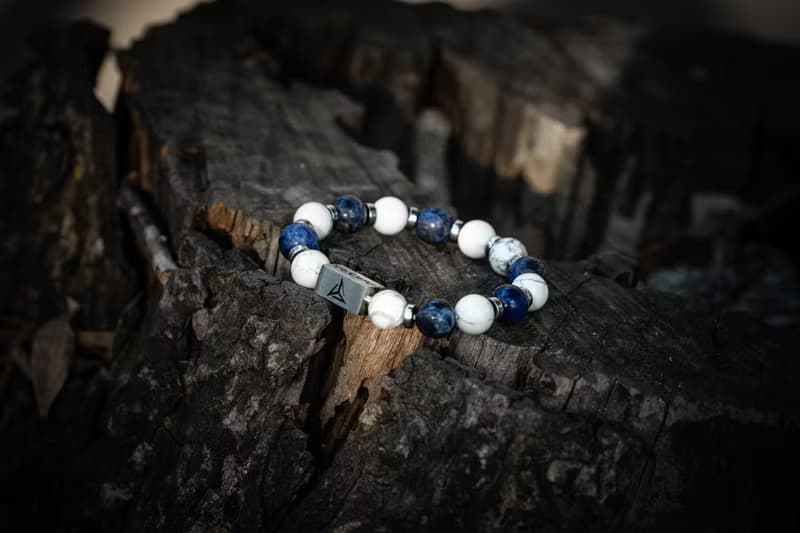 【長空】 |  藍紋石 | 白松石 | 水晶手鍊