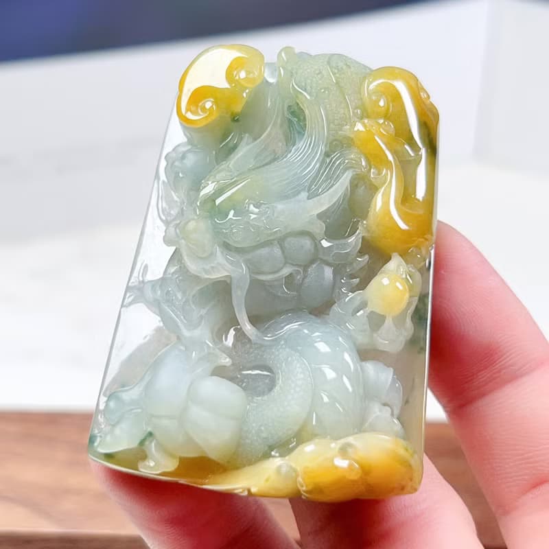 木拿冰三彩翡翠精雕霸王龍牌 | 天然緬甸玉翡翠A貨 | 送禮
