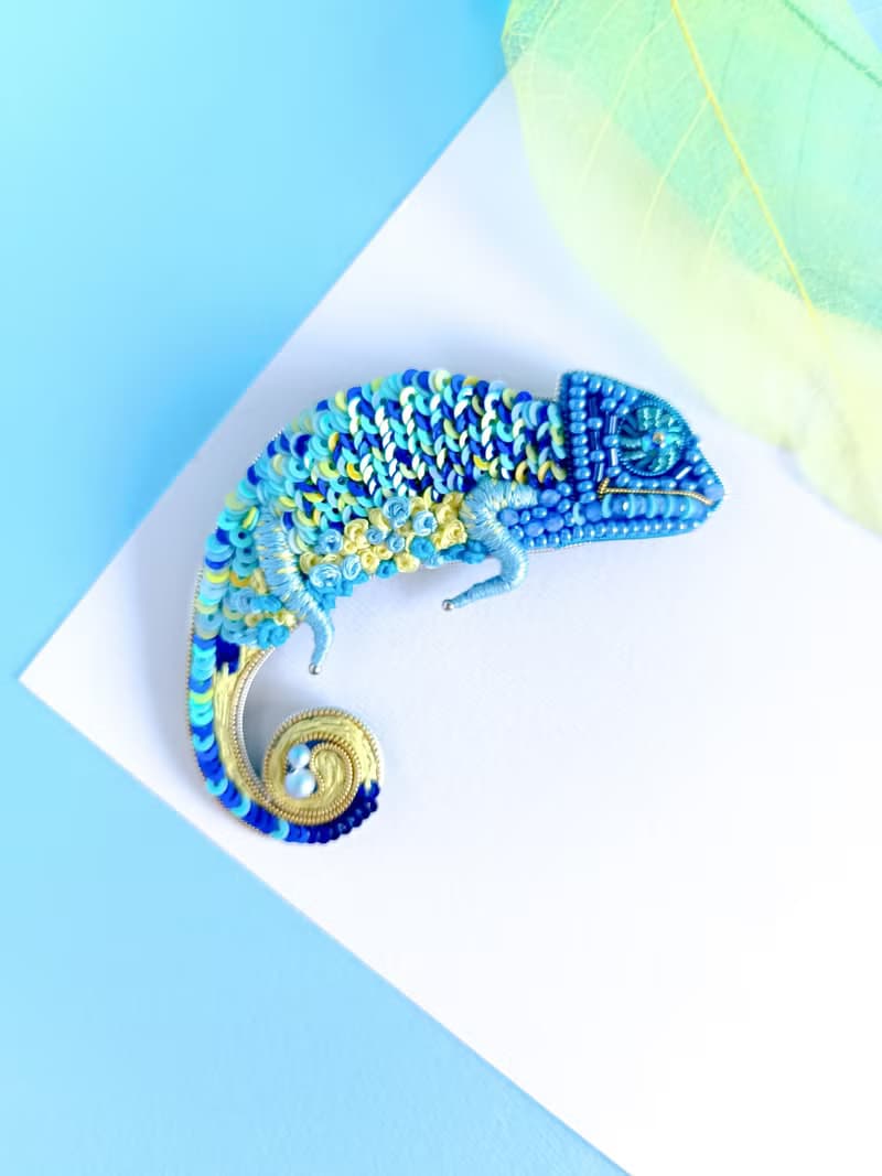Beaded chameleon brooch handmade