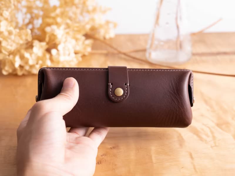 Paka-glass Slim #Chocolate イタリアンレザーの眼鏡ケース【入学祝】【就職祝】【カスタム可能なギフト】