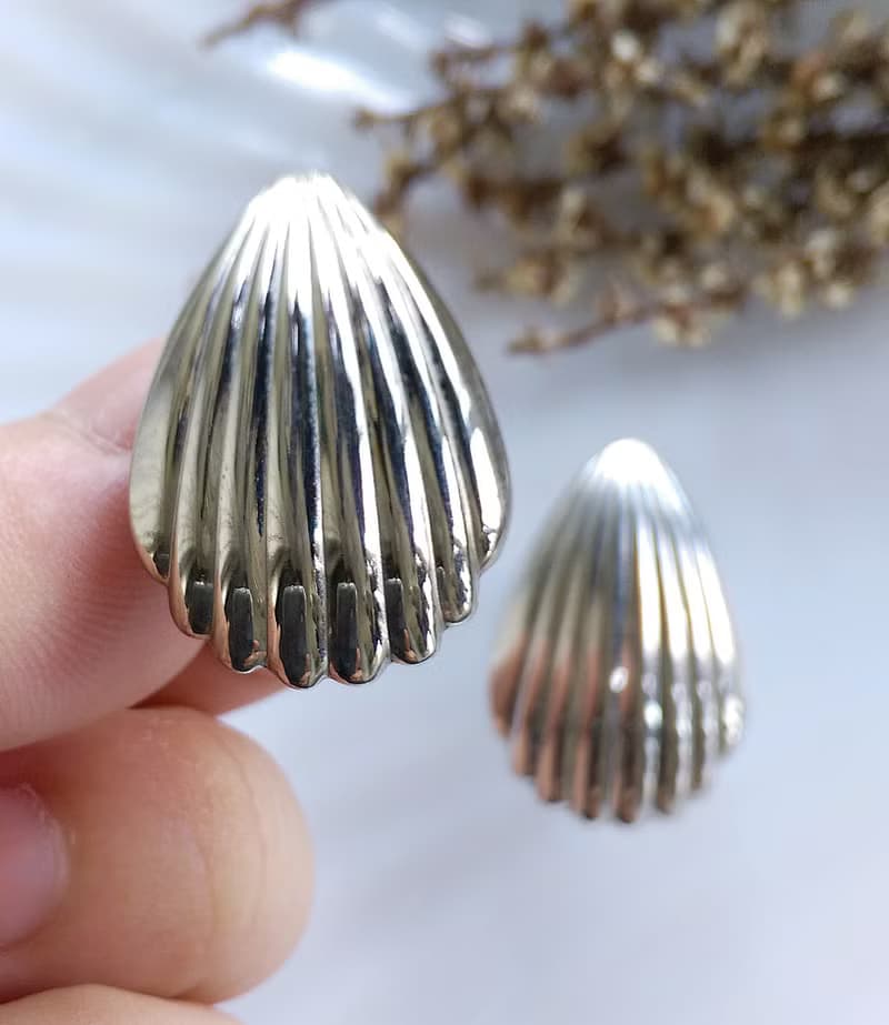 Vintage Jewelry 西洋古董飾品 銀色調 瑪德蓮造型 貝殼 夾式耳環