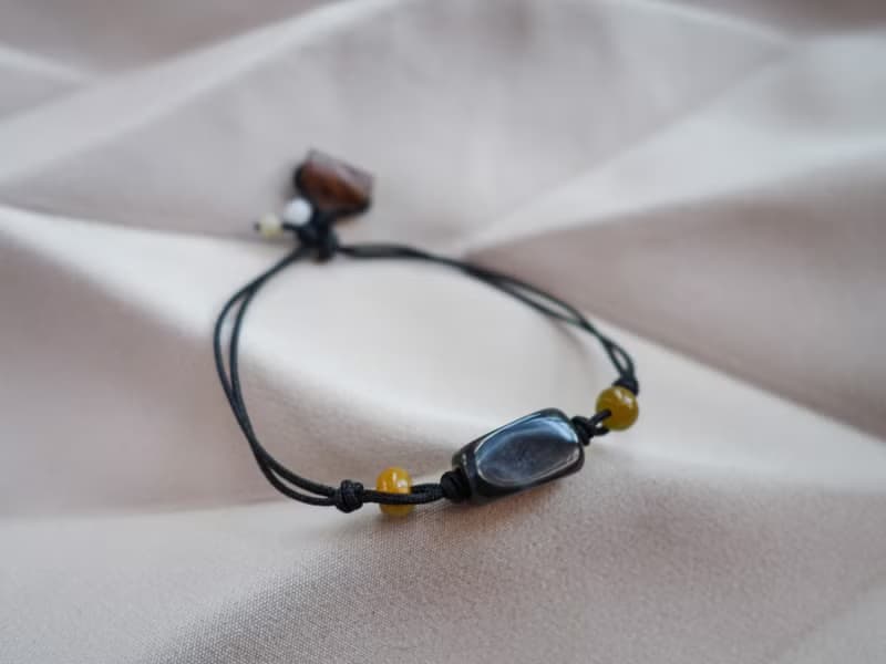 四方遇貴人・天然烏雞翡翠結繩手鍊・緬甸玉・纏絲瑪瑙