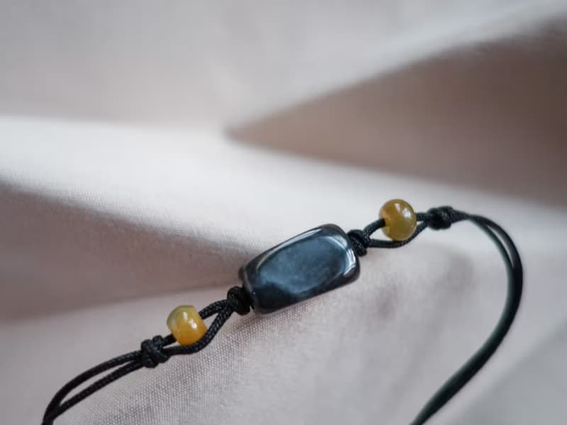 四方遇貴人・天然烏雞翡翠結繩手鍊・緬甸玉・纏絲瑪瑙