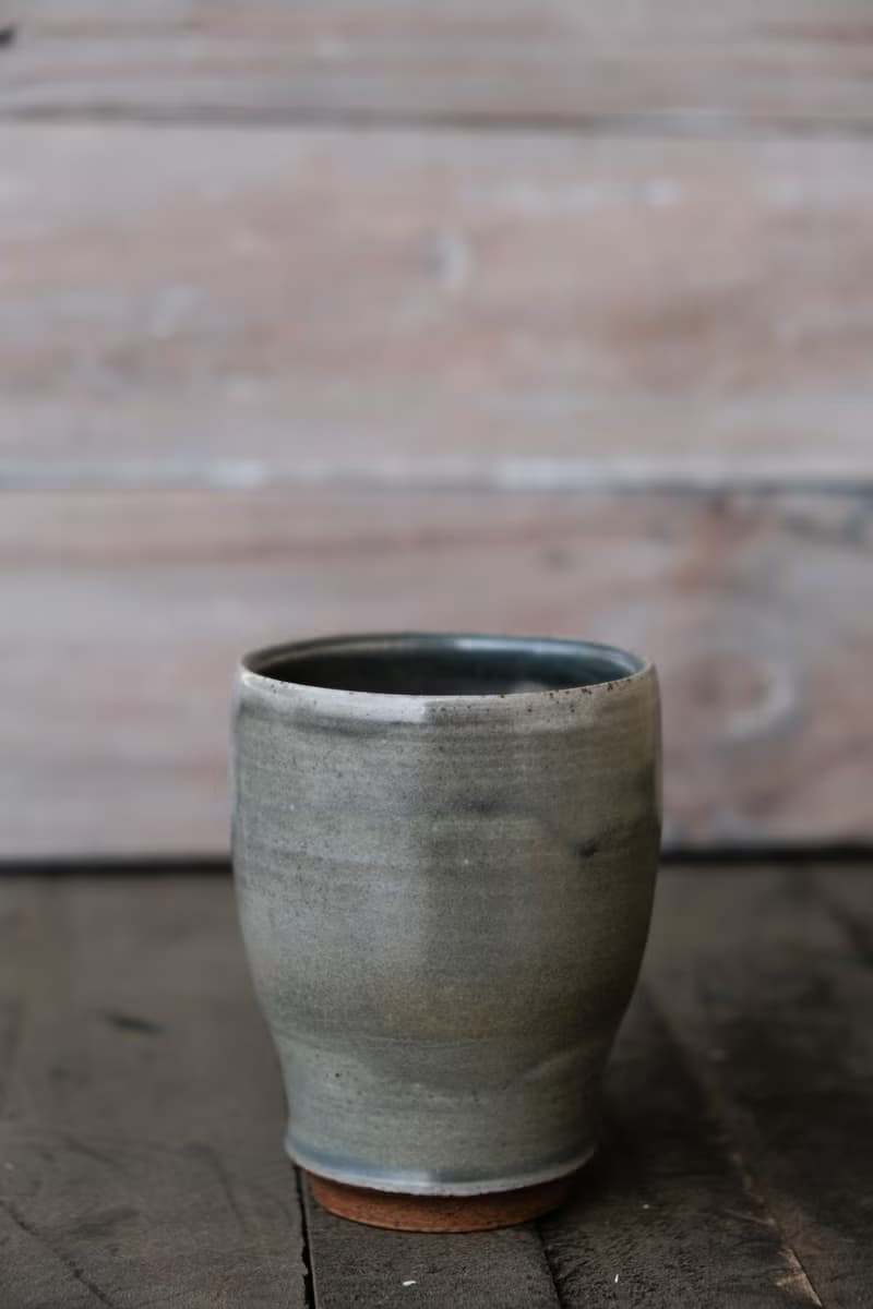 一冬人 古樸墨綠 - 生活食器  茶杯  陶器