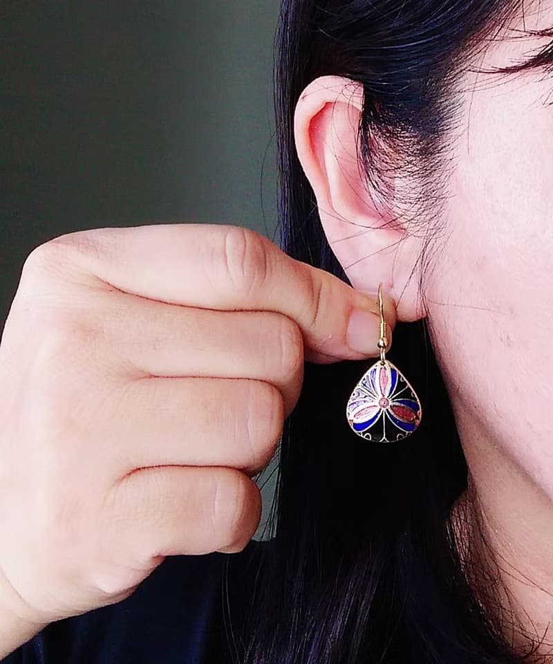 Vintage Jewelry  西洋古董飾品 景泰藍 黑底放射 耳勾 針式耳環