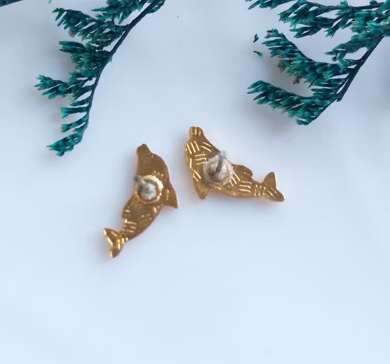 【西洋古董飾品 】景泰藍-小巧 可愛 黑白小海豚 針式耳環