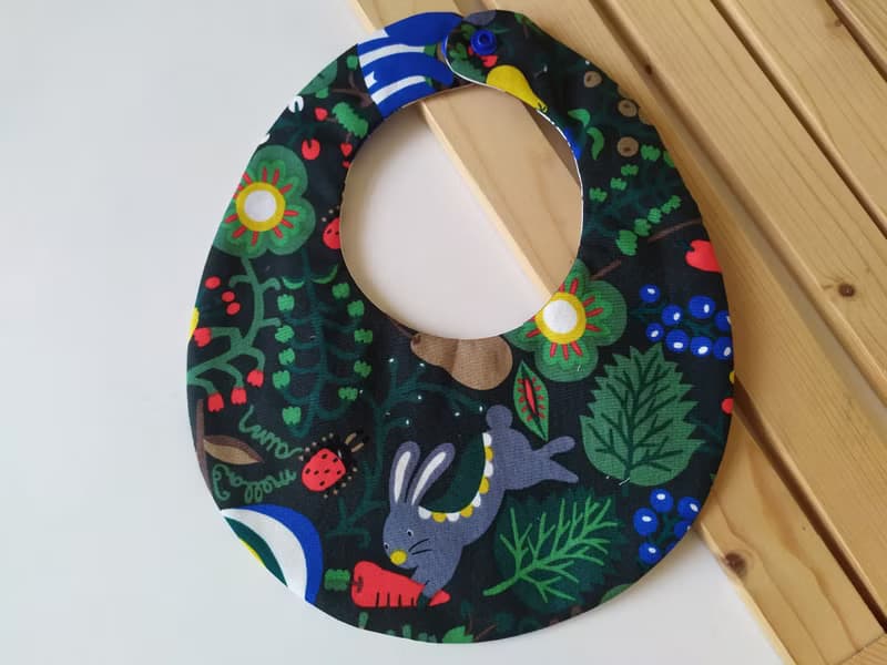 【11/14後出貨】兔子與紅蘿蔔 後扣圍兜 彌月禮物 圍兜 嬰兒圍兜