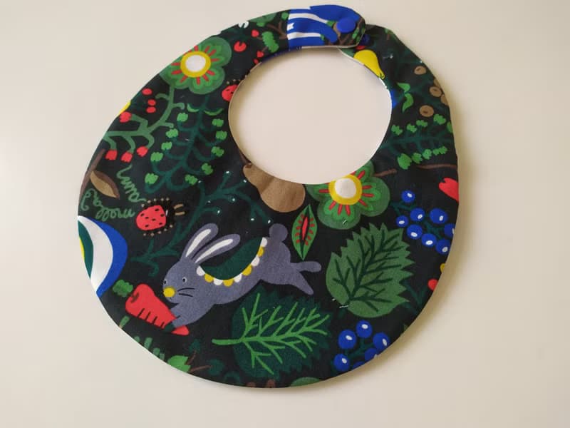 【11/14後出貨】兔子與紅蘿蔔 後扣圍兜 彌月禮物 圍兜 嬰兒圍兜