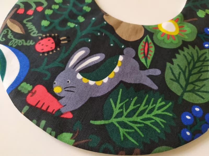 【11/14後出貨】兔子與紅蘿蔔 後扣圍兜 彌月禮物 圍兜 嬰兒圍兜