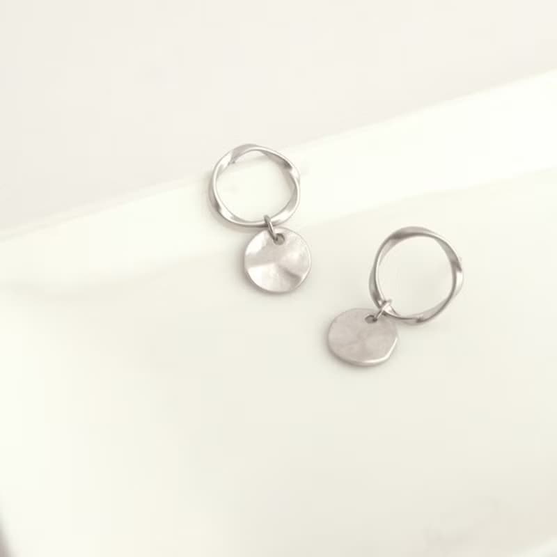 Earrings/Mobius Strip Pierce(silver)/耳环 圈 飾品 銀