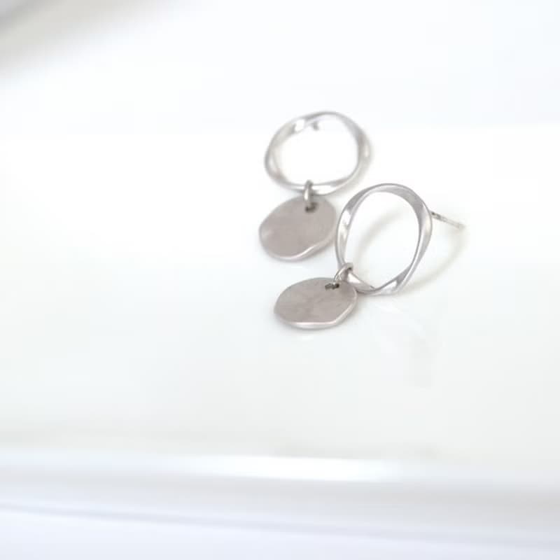 Earrings/Mobius Strip Pierce(silver)/耳环 圈 飾品 銀
