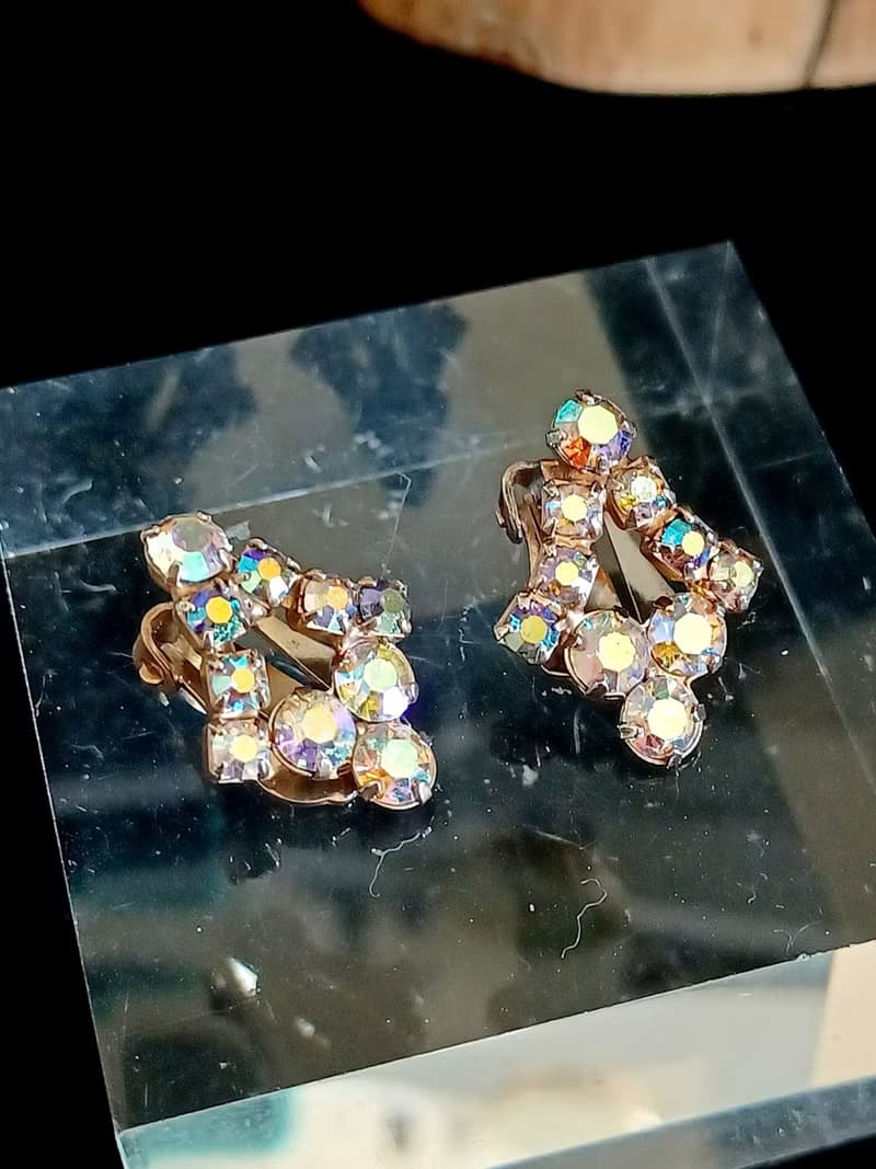 vintage jewelry  古董小巧極光萊茵 夾式耳環