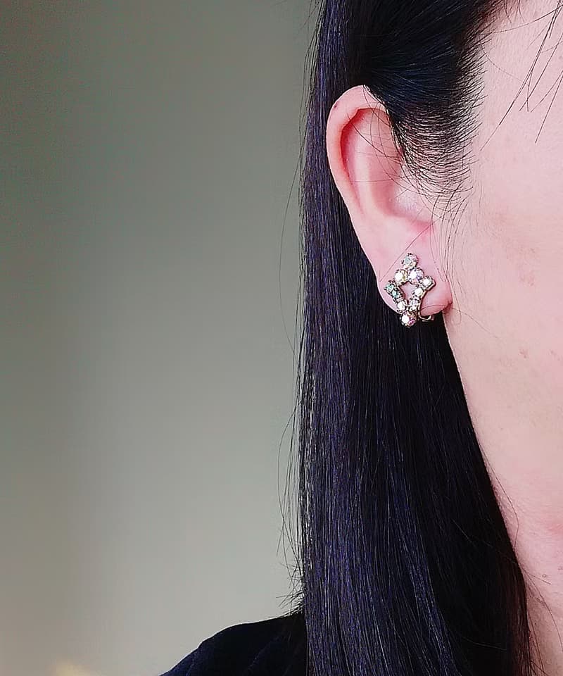 vintage jewelry  古董小巧極光萊茵 夾式耳環