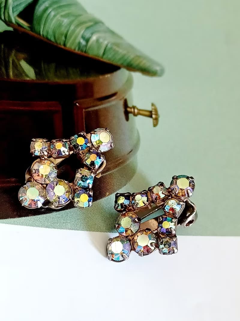 vintage jewelry  古董小巧極光萊茵 夾式耳環