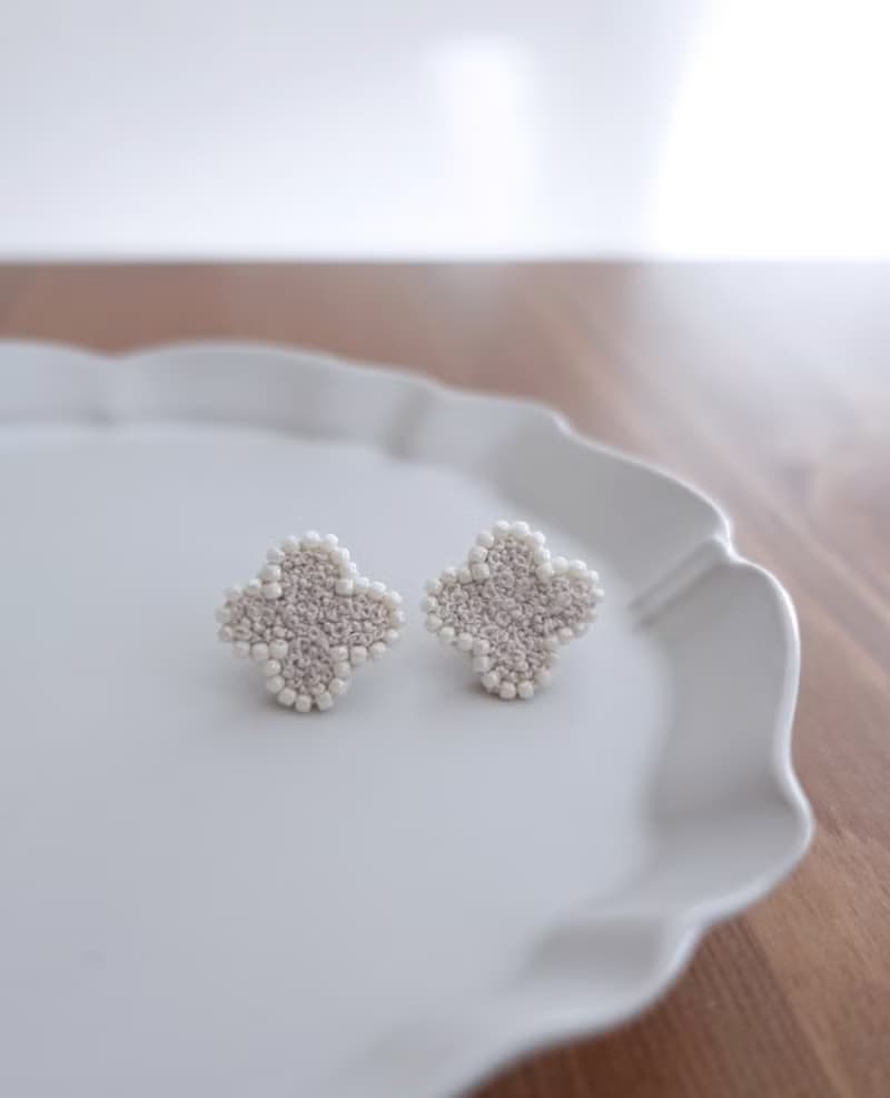 珠光米花・手工刺繡耳環