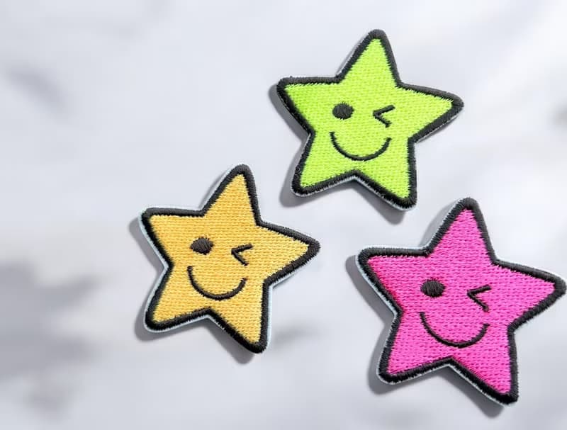 個人化全彩姓名刺繡行李飄帶-燦笑星星款