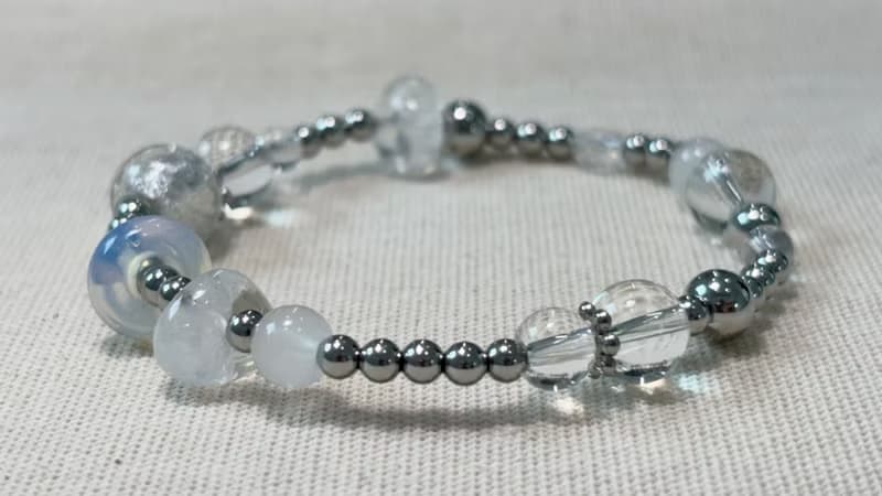 Ghost White Gemstone Bracelet 052
