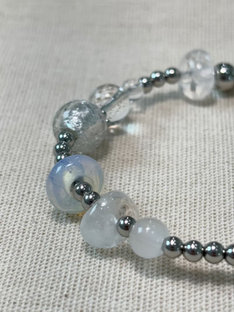 Ghost White Gemstone Bracelet 052