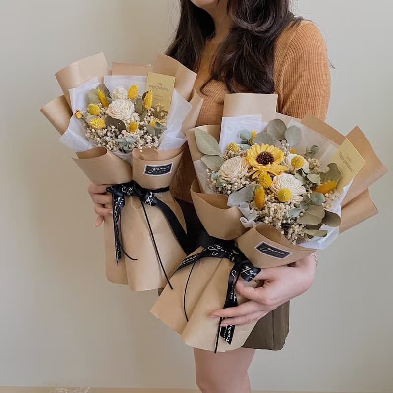 太陽花 畢業花束 擴香乾燥竵 永生花 韓式綁花 尤加利 不凋花束