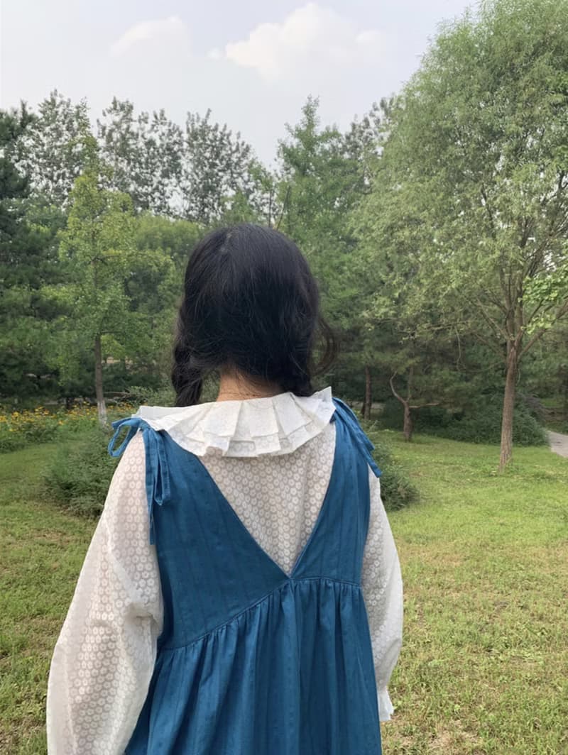 白色小花 雙層花邊領 空氣感長袖襯衫 (打底疊穿外穿皆可)