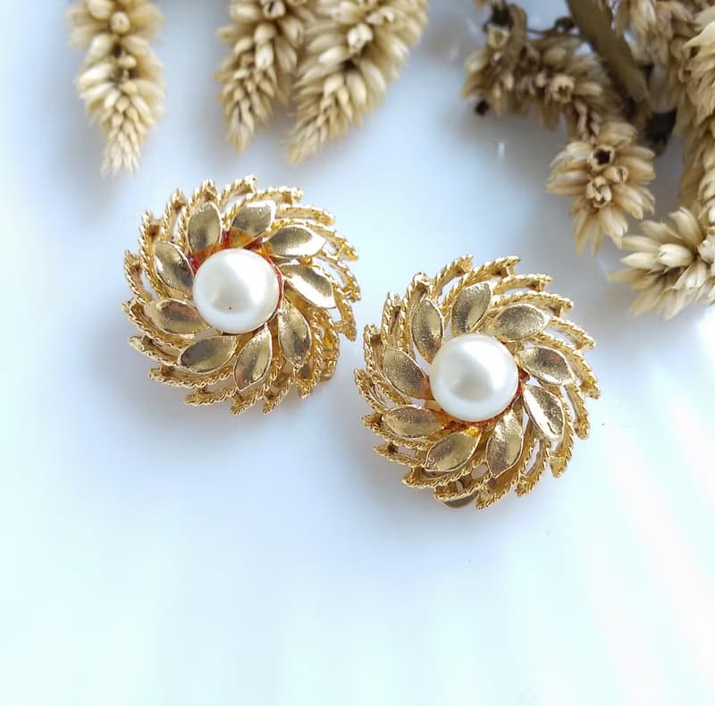 Vintage Jewelry 西洋古董飾品 LISNER 旋轉 仿珠花 夾式耳環