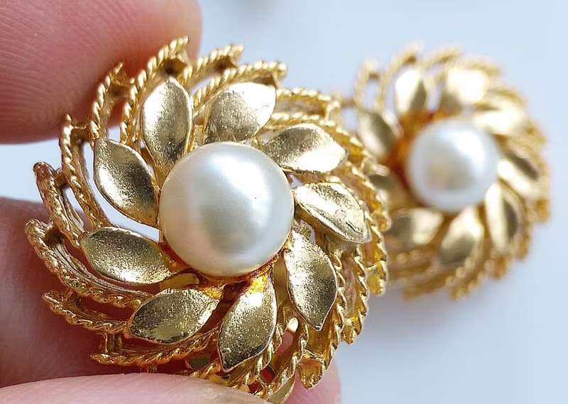 Vintage Jewelry 西洋古董飾品 LISNER 旋轉 仿珠花 夾式耳環