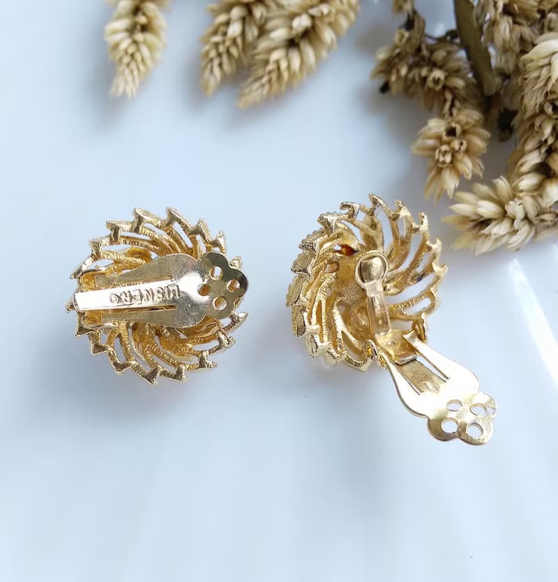 Vintage Jewelry 西洋古董飾品 LISNER 旋轉 仿珠花 夾式耳環