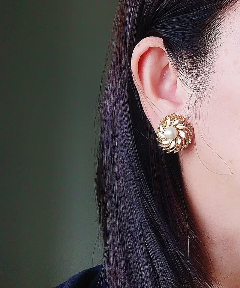 Vintage Jewelry 西洋古董飾品 LISNER 旋轉 仿珠花 夾式耳環