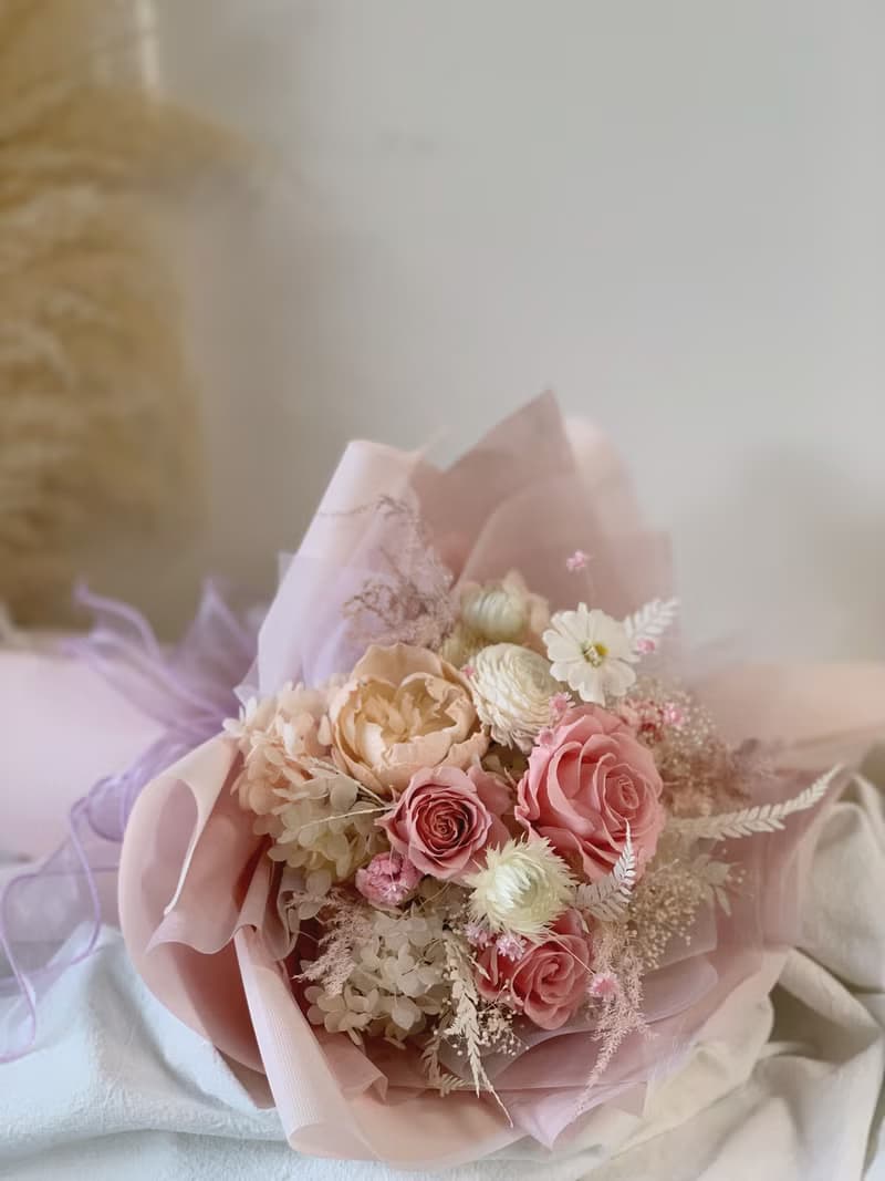 輕粉系質感乾燥永生花束 告白花束 生日禮物 求婚捧花 情人節禮物